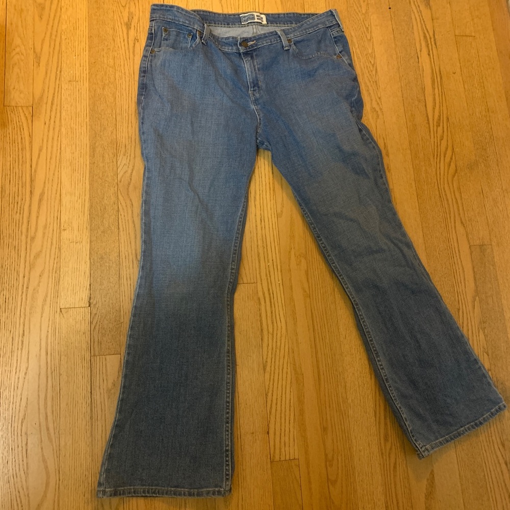 Low Rise Bootcut Levi’s 👖 🤠 - Picture 10 of 12